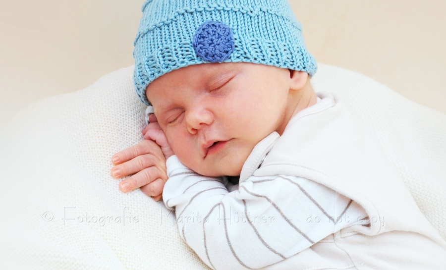 Neugeborenenfotografie Heilbronn, Sinsheim, Bretten -  kleines neugeborenes Baby